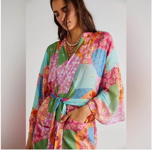 Spell and The Gypsy Collective Freda Kimono Robe in Lilly NWT! - Picture 4 of 8